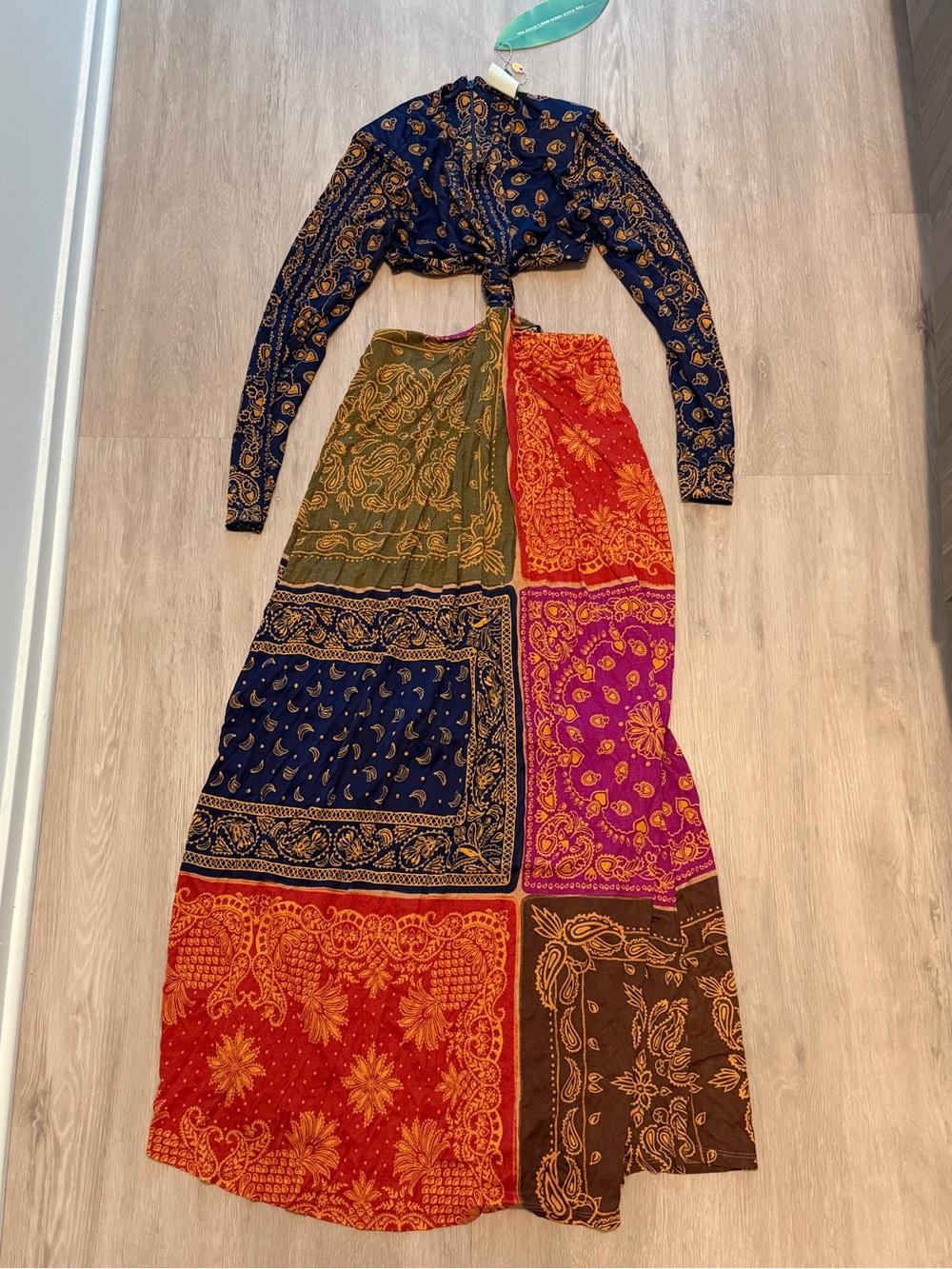 Farm Rio Multicolor Bandana Dream Cut Out Maxi Dress Size Medium NWT - Picture 3 of 6
